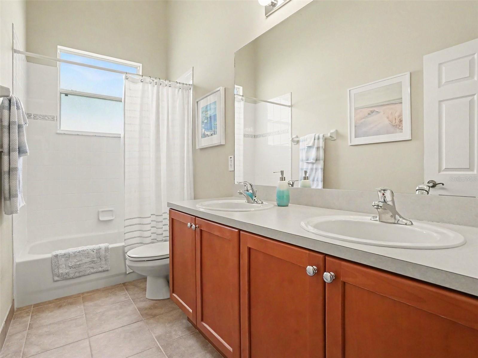 REGENCY HILLS PHASE 03 - Residential