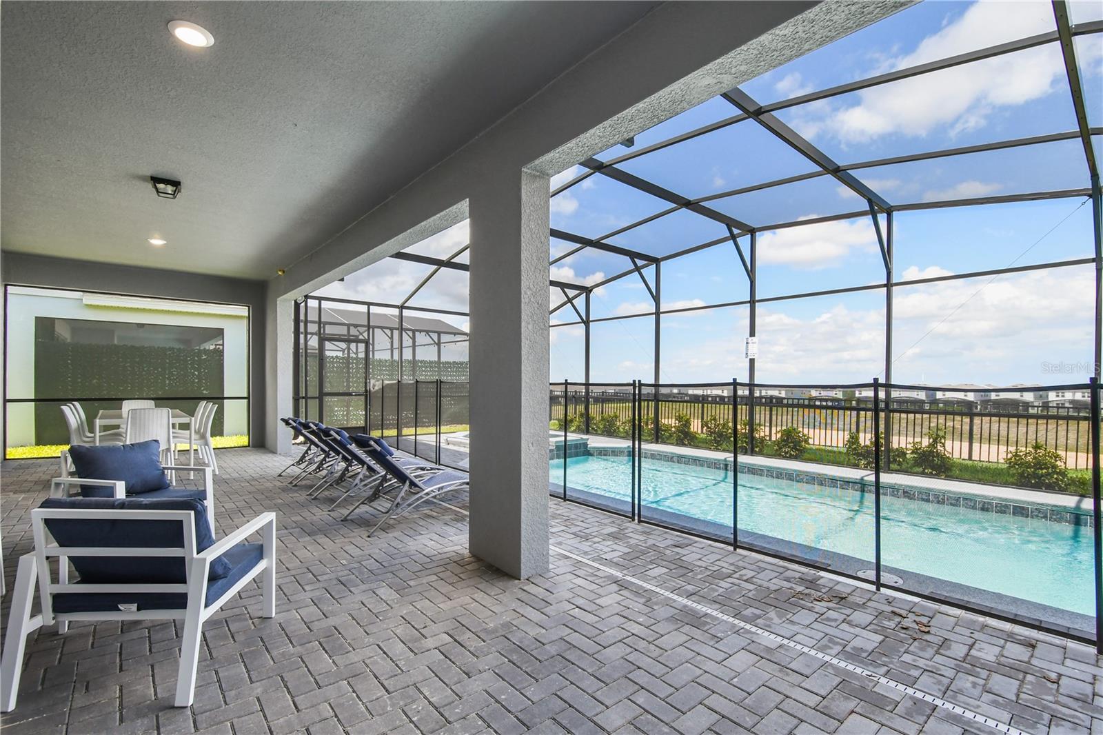 WINDSOR ISLAND RESIDENCE PH 2B - Residential