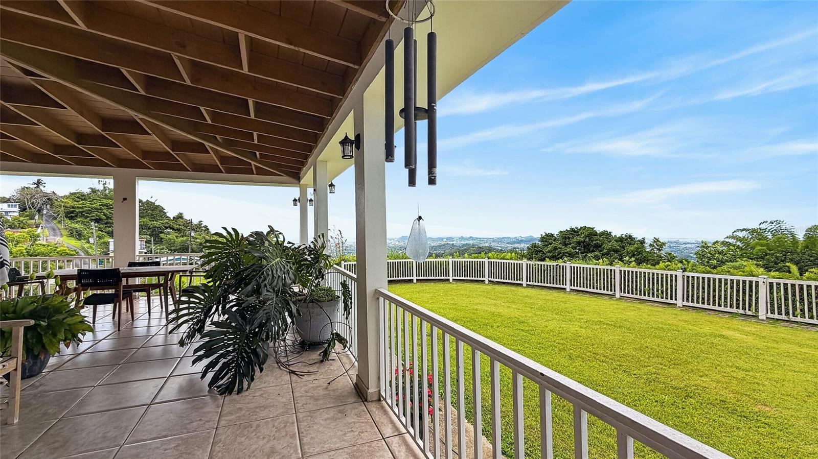ALTOS DE CAMARONES - Residential