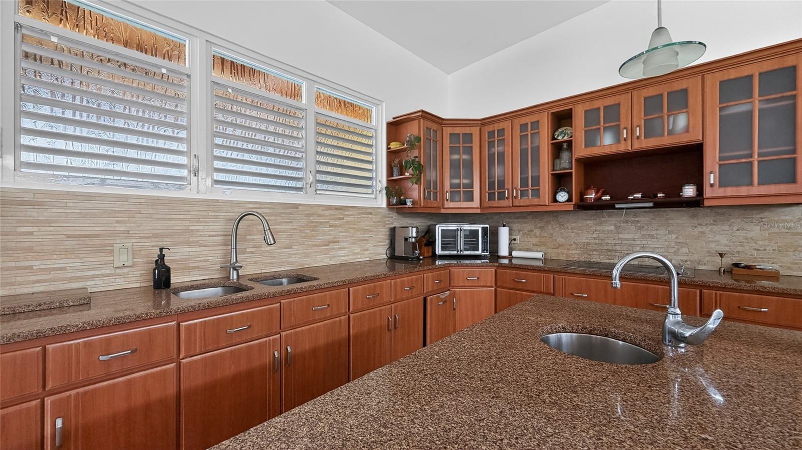 ALTOS DE CAMARONES - Residential