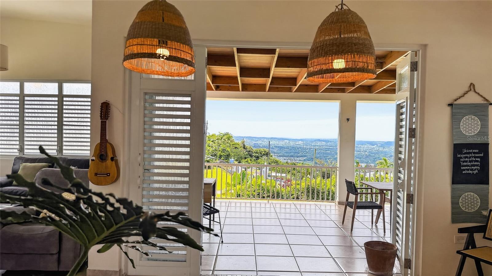 ALTOS DE CAMARONES - Residential