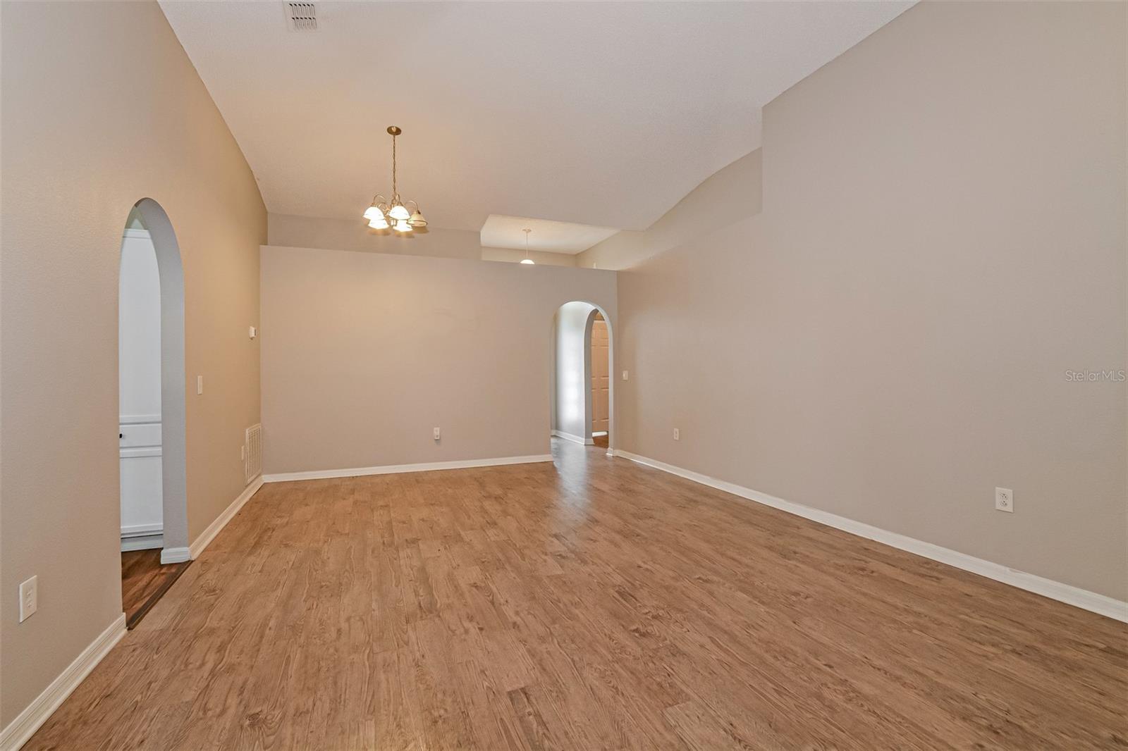 RANDA RIDGE PH 01 - Residential