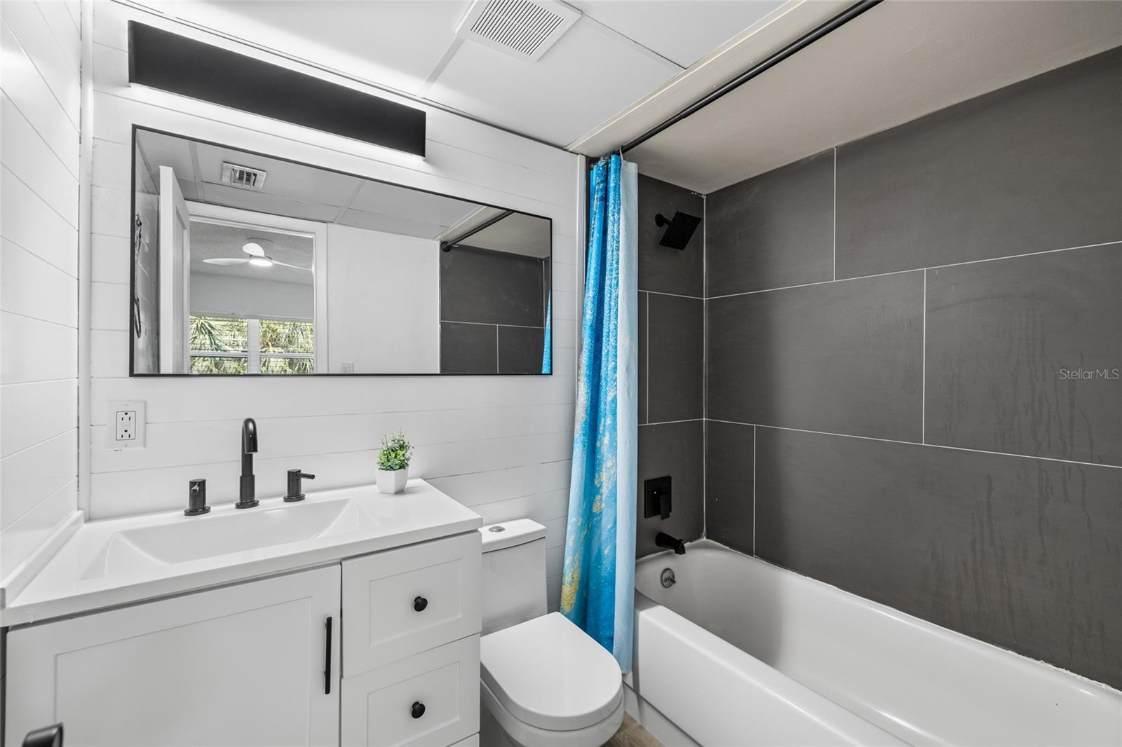 SABAL PALM GARDENS PH I - Residential