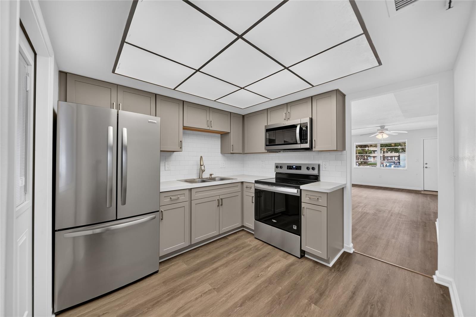 GATEWAY SQUARE APTS NO. 5 CONDOMINIUM - Residential
