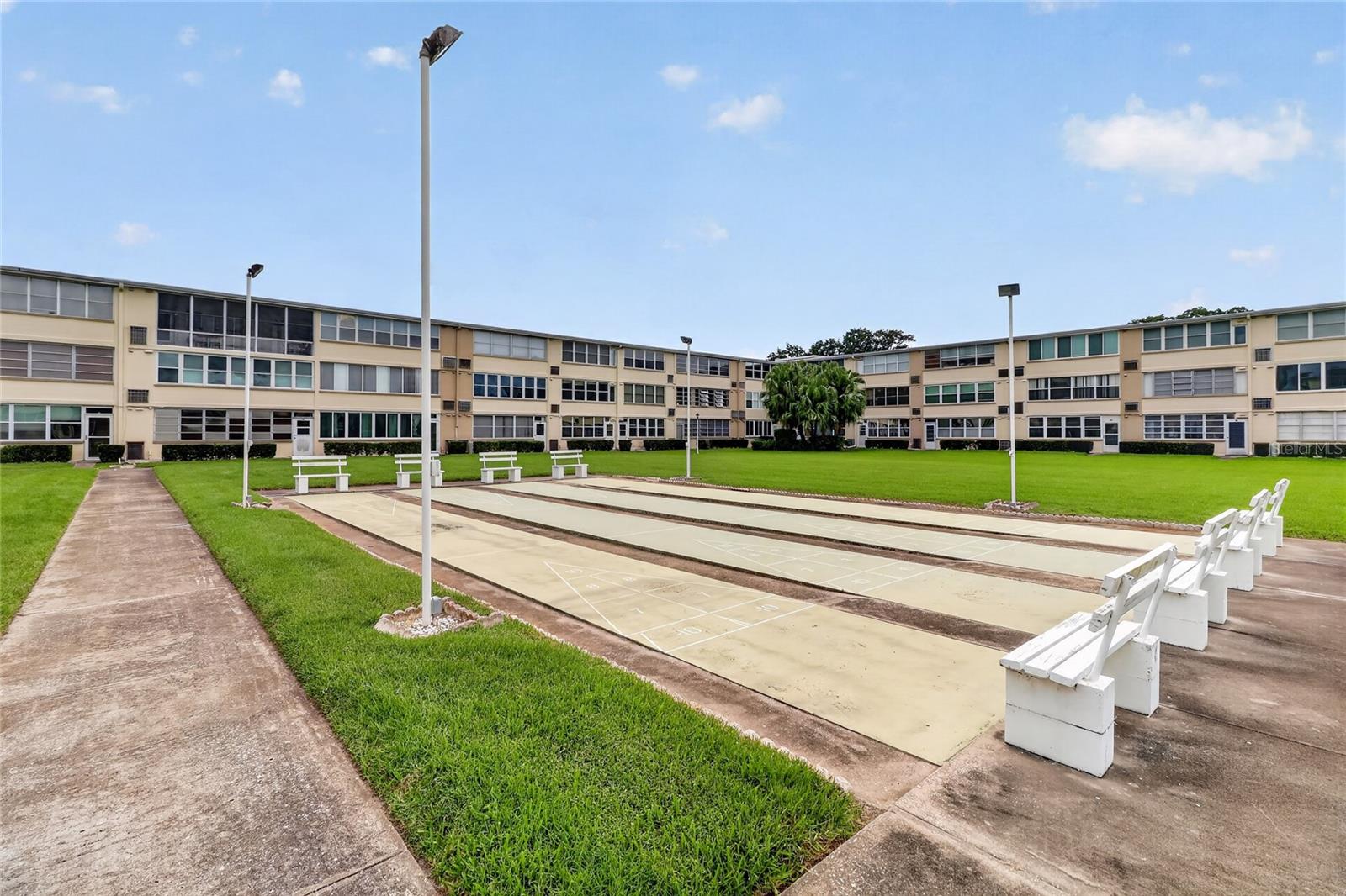 GATEWAY SQUARE APTS NO. 5 CONDOMINIUM - Residential