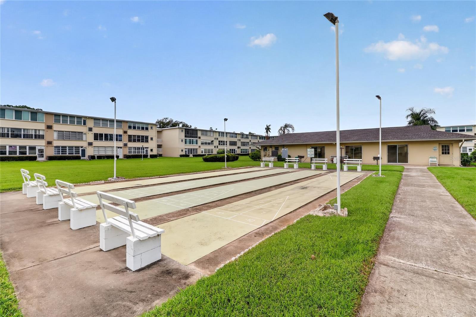 GATEWAY SQUARE APTS NO. 5 CONDOMINIUM - Residential