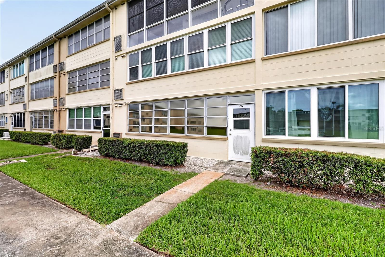 GATEWAY SQUARE APTS NO. 5 CONDOMINIUM - Residential