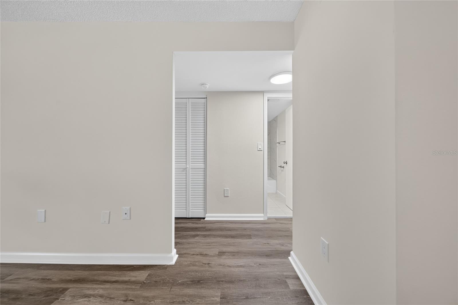 GATEWAY SQUARE APTS NO. 5 CONDOMINIUM - Residential