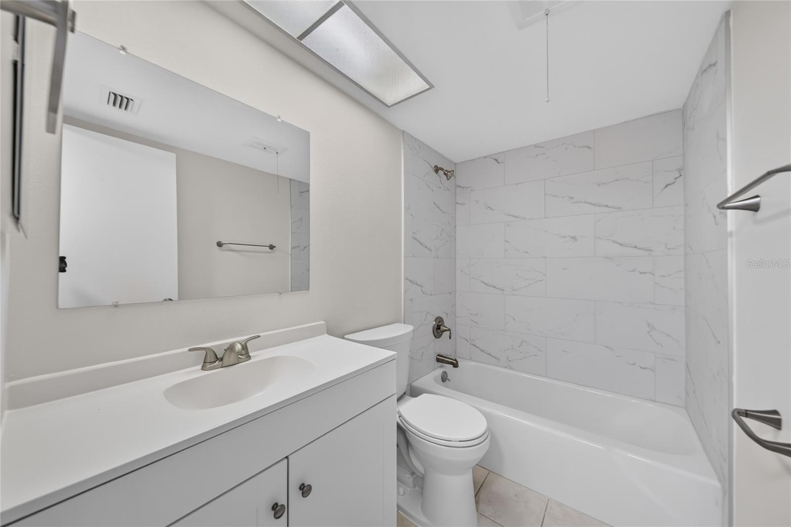 GATEWAY SQUARE APTS NO. 5 CONDOMINIUM - Residential