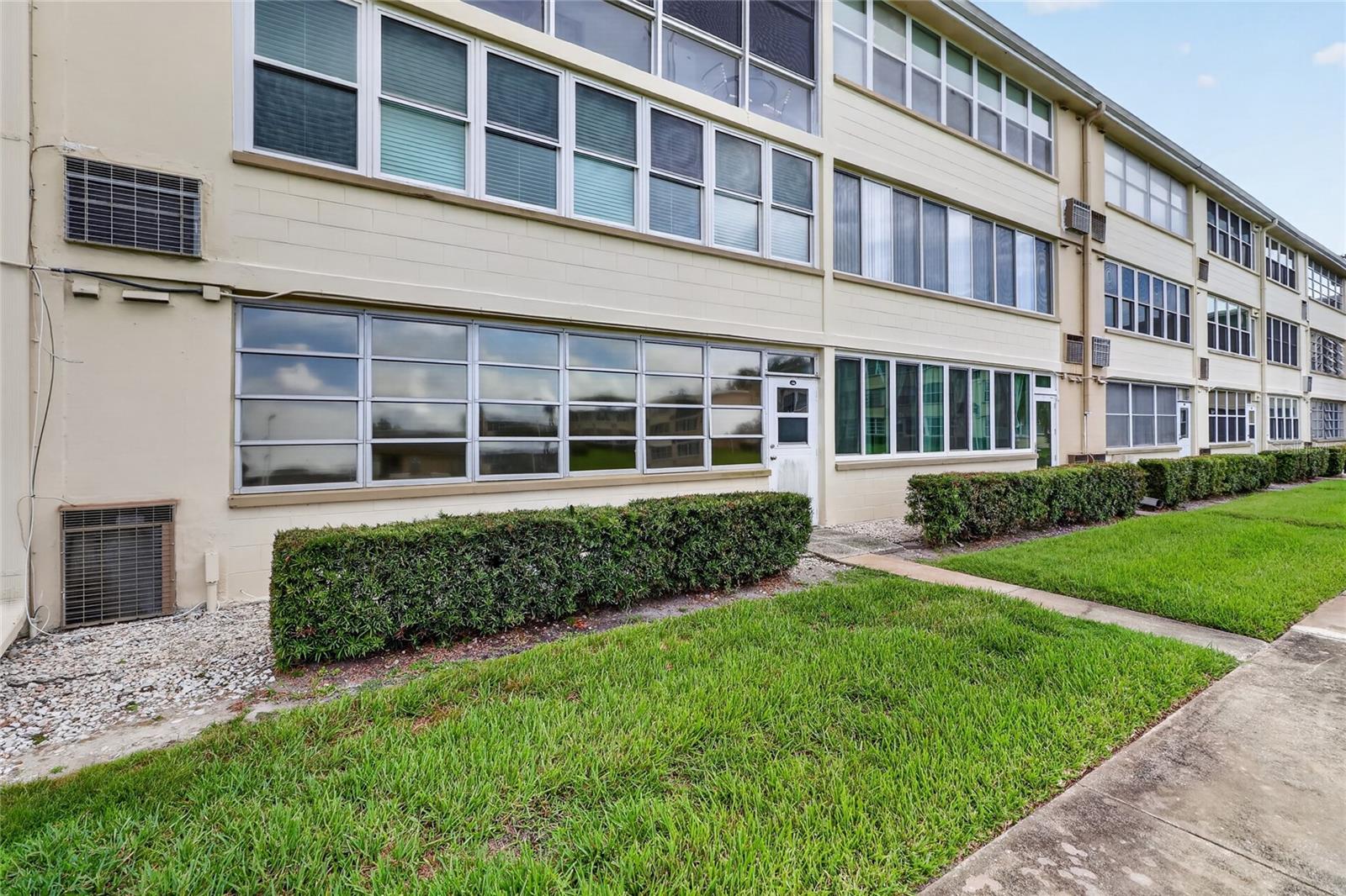 GATEWAY SQUARE APTS NO. 5 CONDOMINIUM - Residential