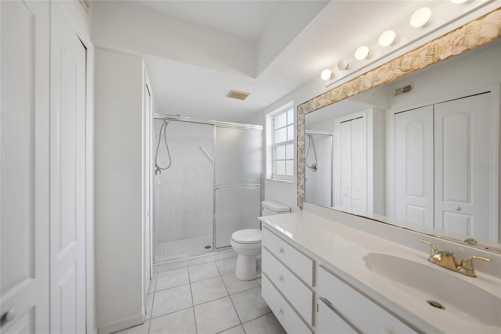 CRYSTAL BAY/KINGSWAY - Residential