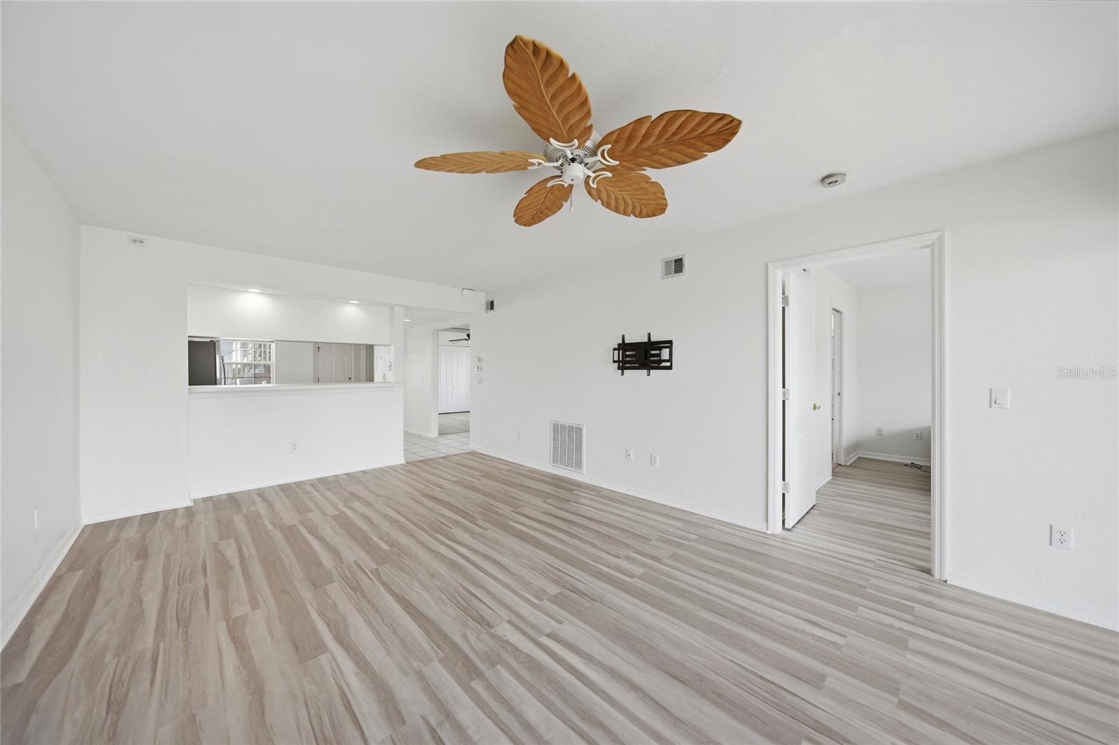 CRYSTAL BAY/KINGSWAY - Residential