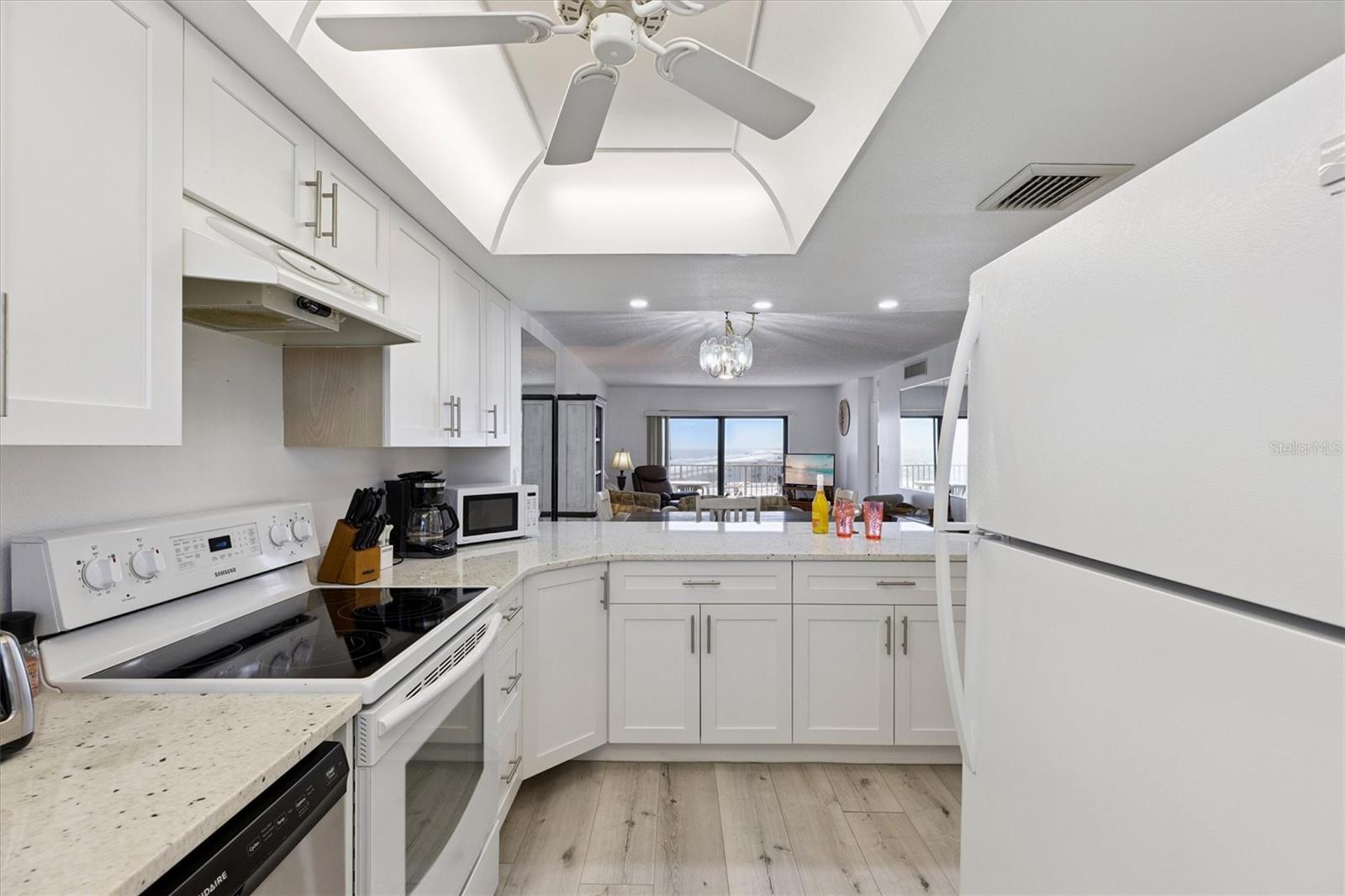 CANAVERAL TOWERS - Residential