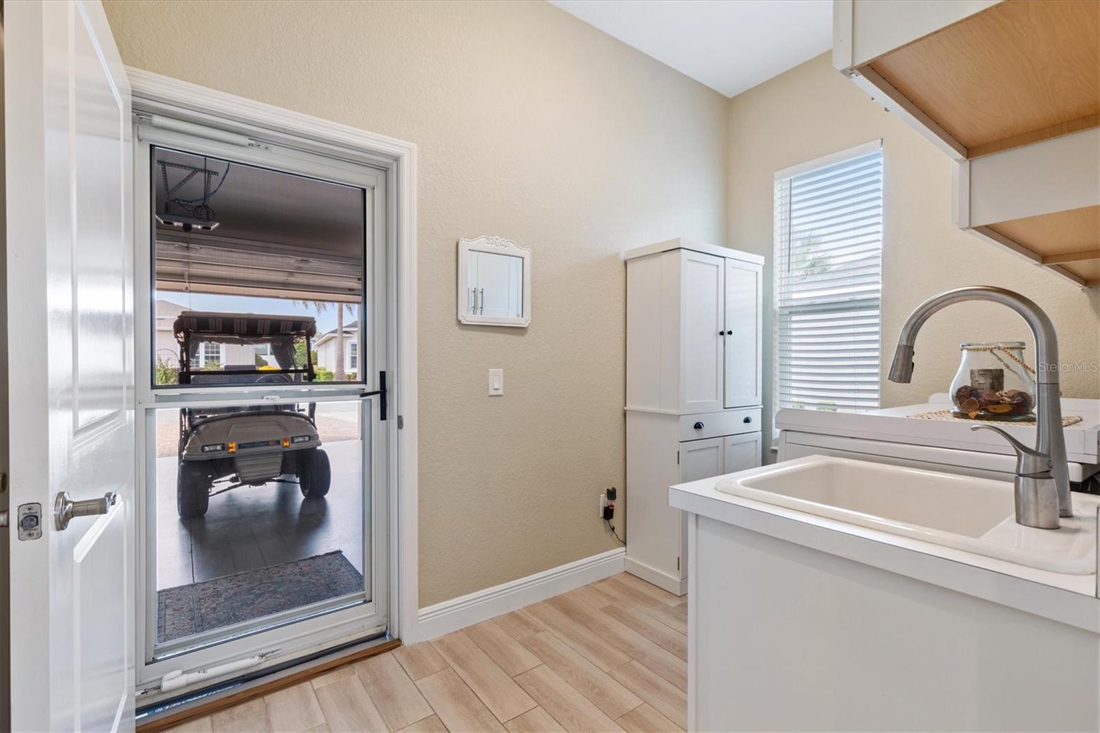 LAKESIDE LANDINGS THE ENCLAVE - Residential