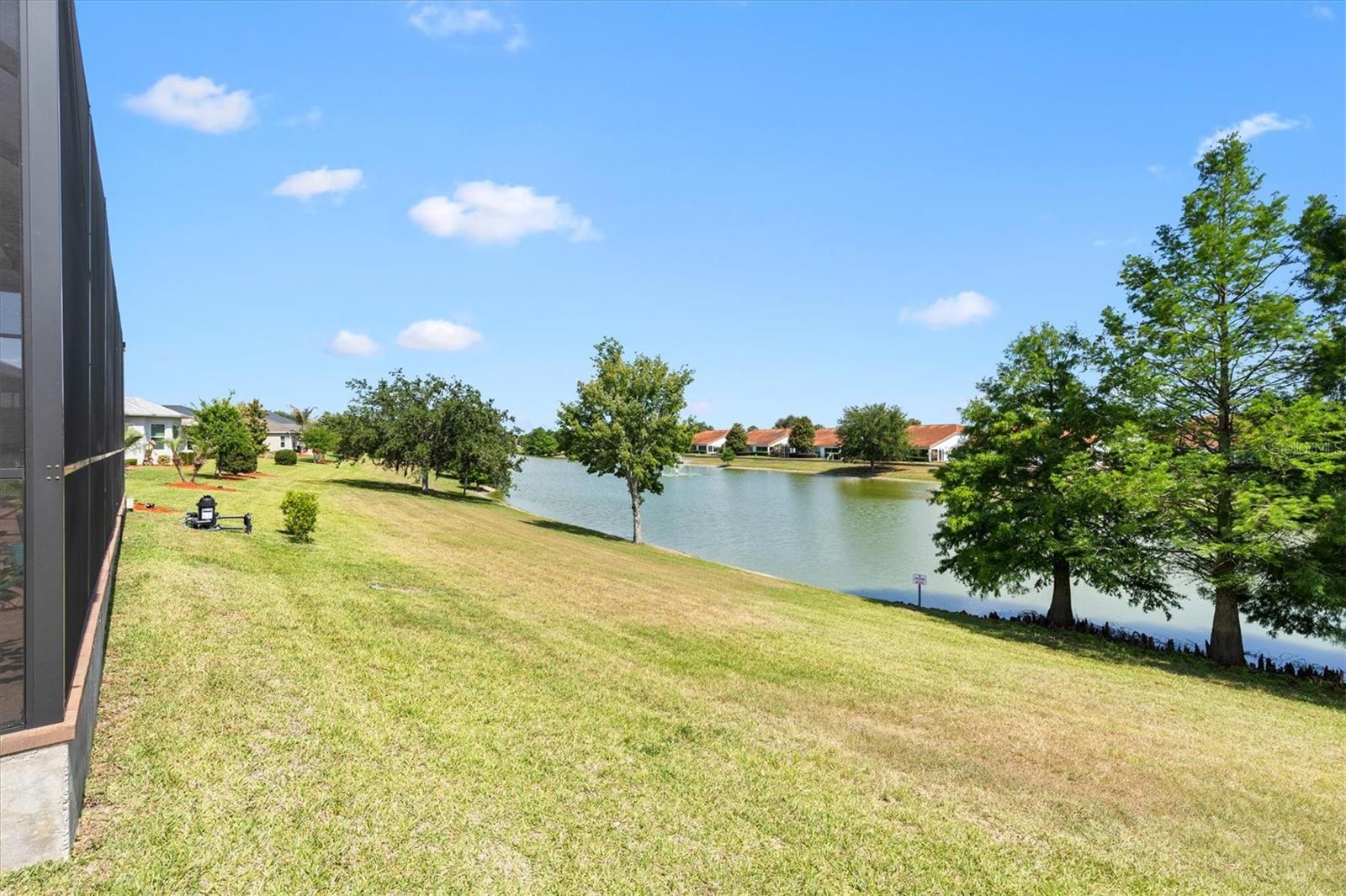 LAKESIDE LANDINGS THE ENCLAVE - Residential