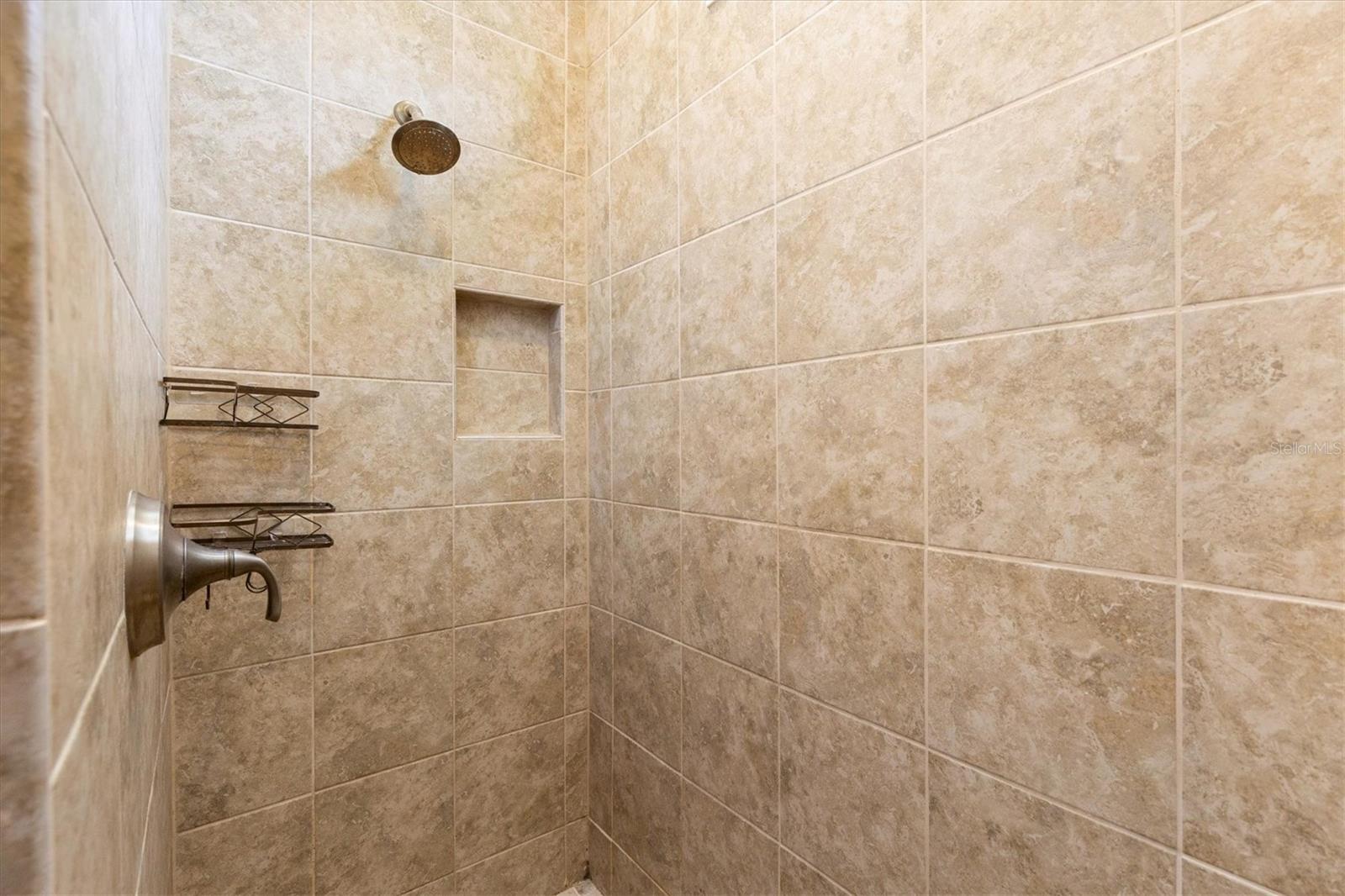 LAKESIDE LANDINGS THE ENCLAVE - Residential
