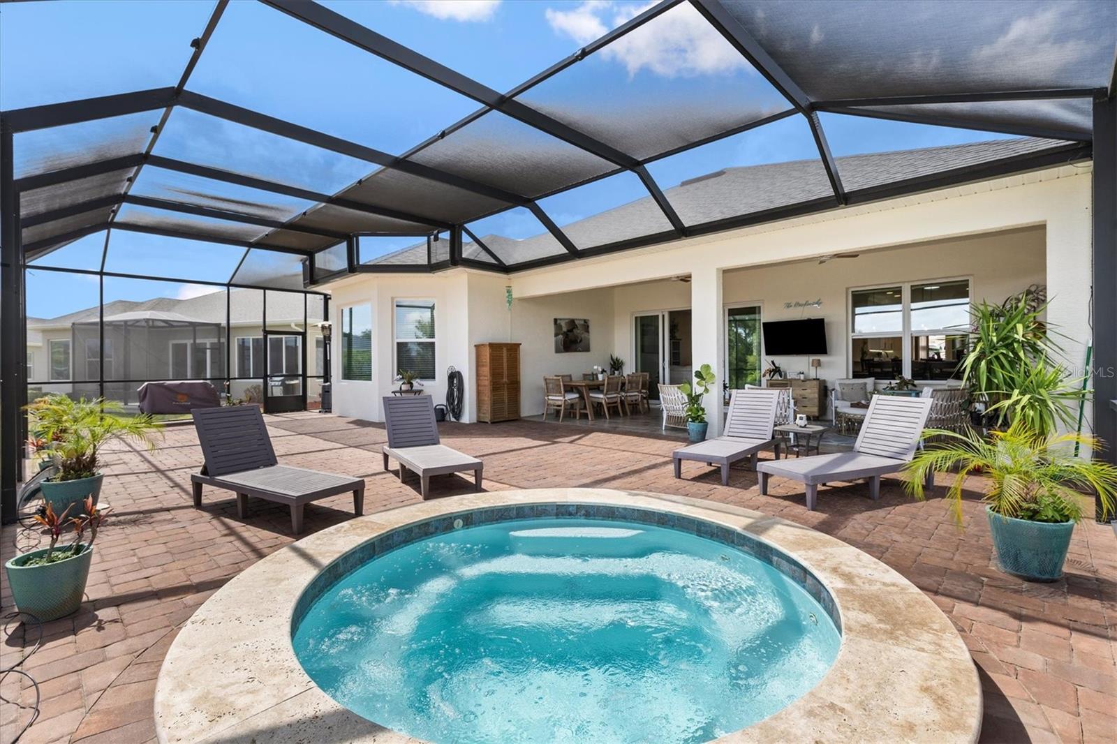LAKESIDE LANDINGS THE ENCLAVE - Residential