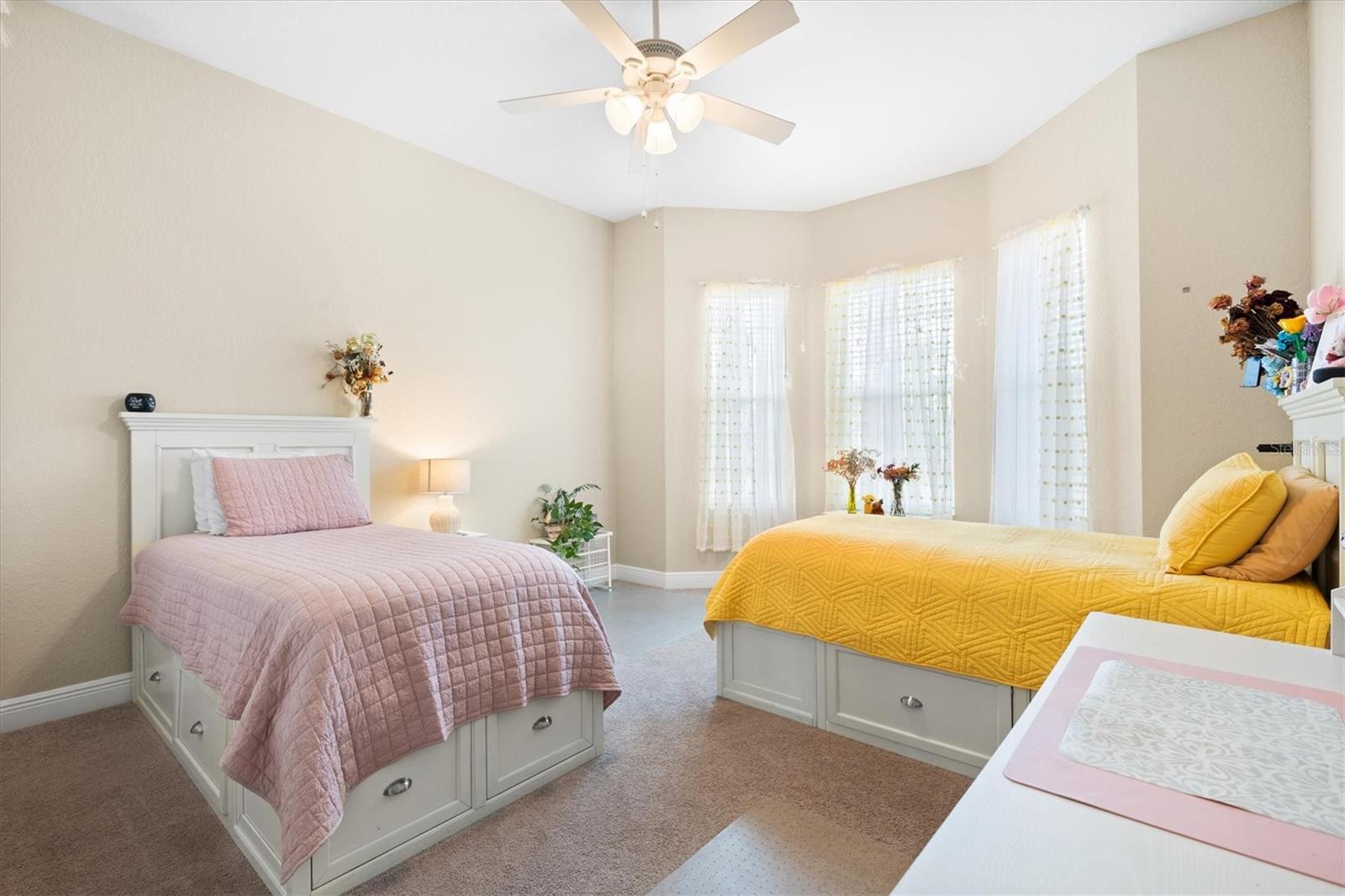 LAKESIDE LANDINGS THE ENCLAVE - Residential