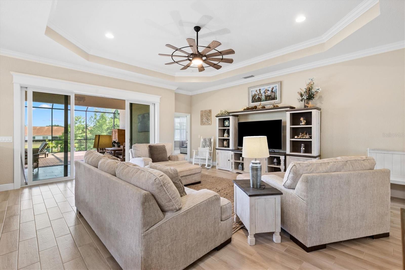 LAKESIDE LANDINGS THE ENCLAVE - Residential