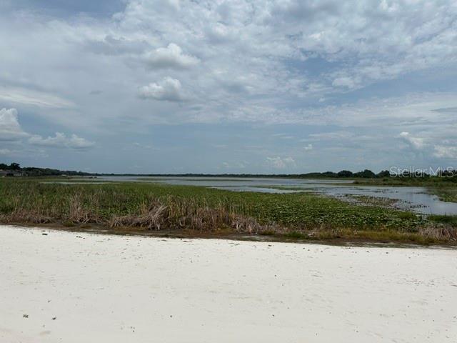 LAKESIDE LANDINGS THE ENCLAVE - Residential