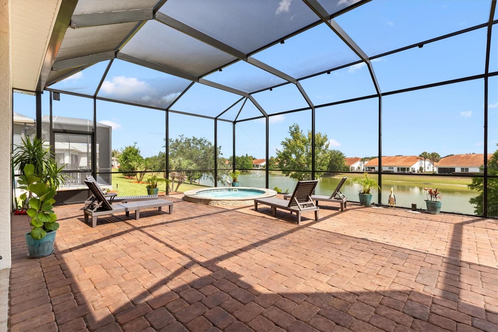 LAKESIDE LANDINGS THE ENCLAVE - Residential