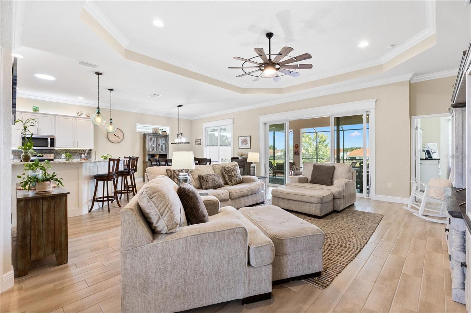 LAKESIDE LANDINGS THE ENCLAVE - Residential