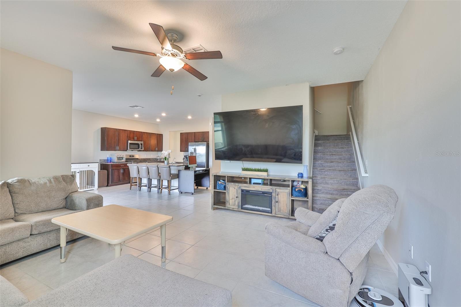BELMONT SOUTH PH 2E - Residential Lease