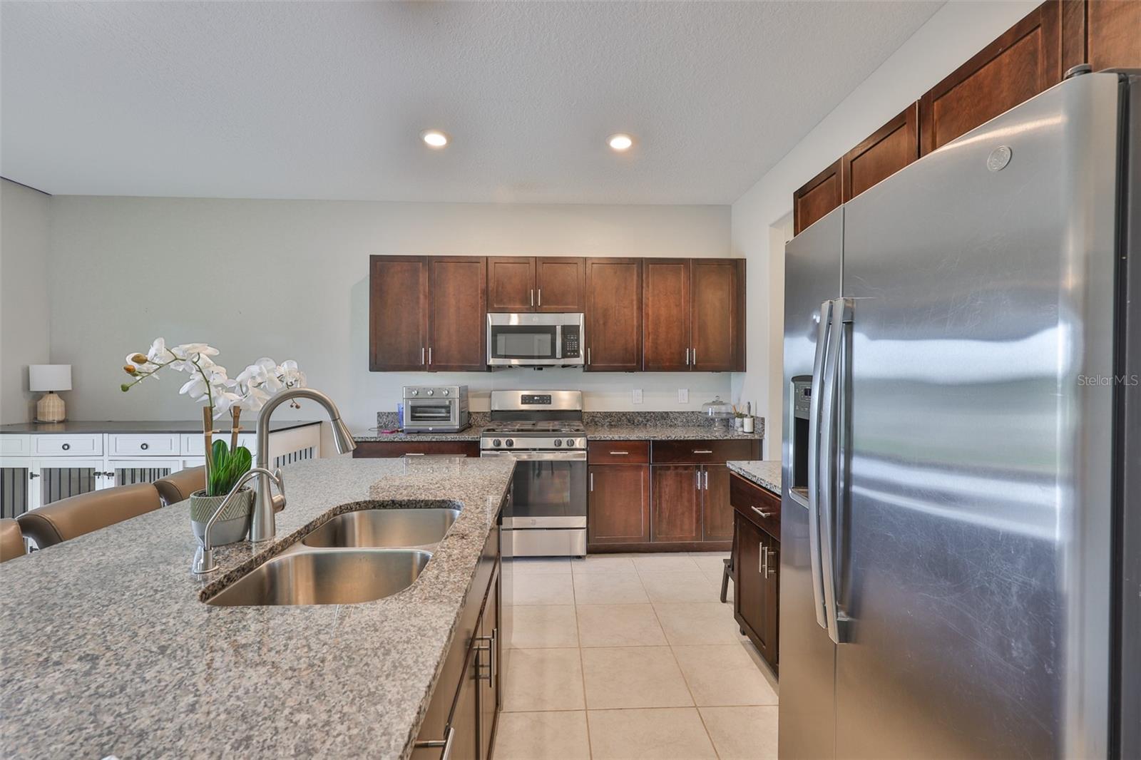 BELMONT SOUTH PH 2E - Residential Lease