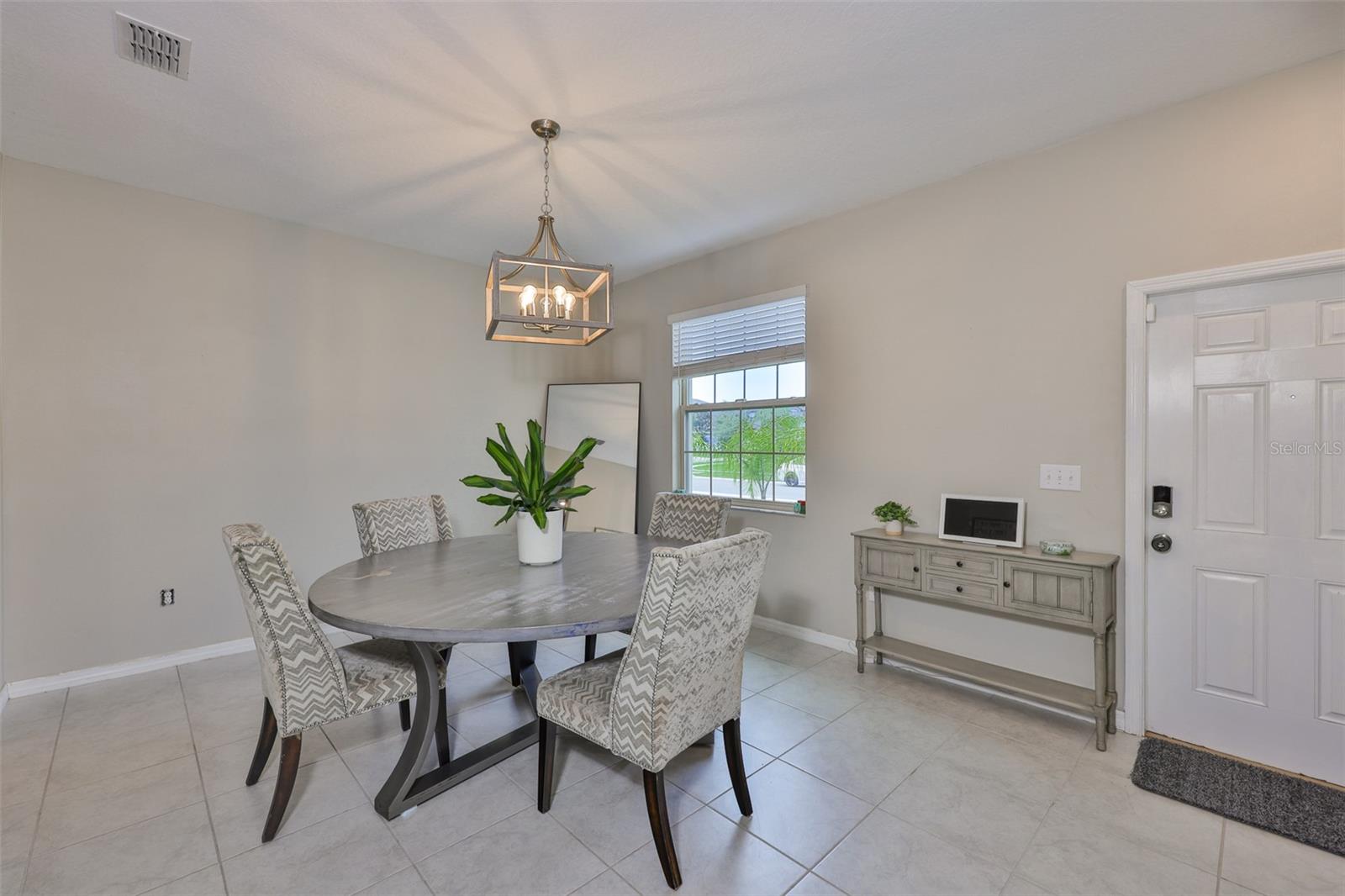 BELMONT SOUTH PH 2E - Residential Lease