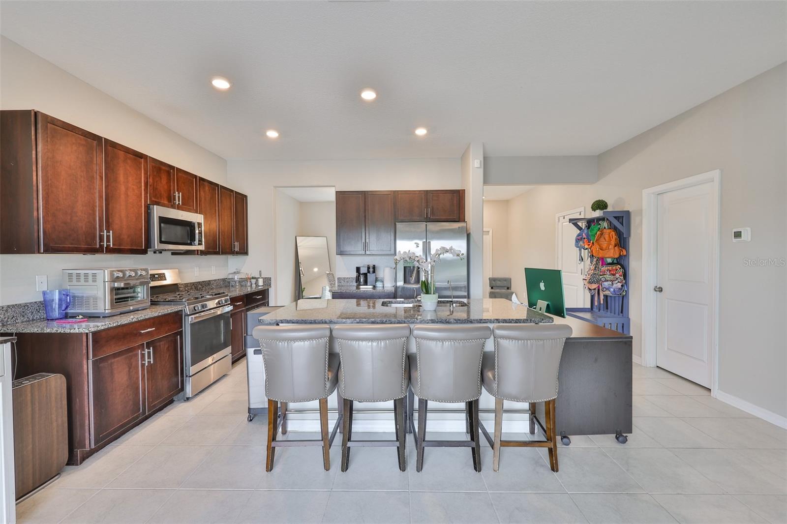 BELMONT SOUTH PH 2E - Residential Lease