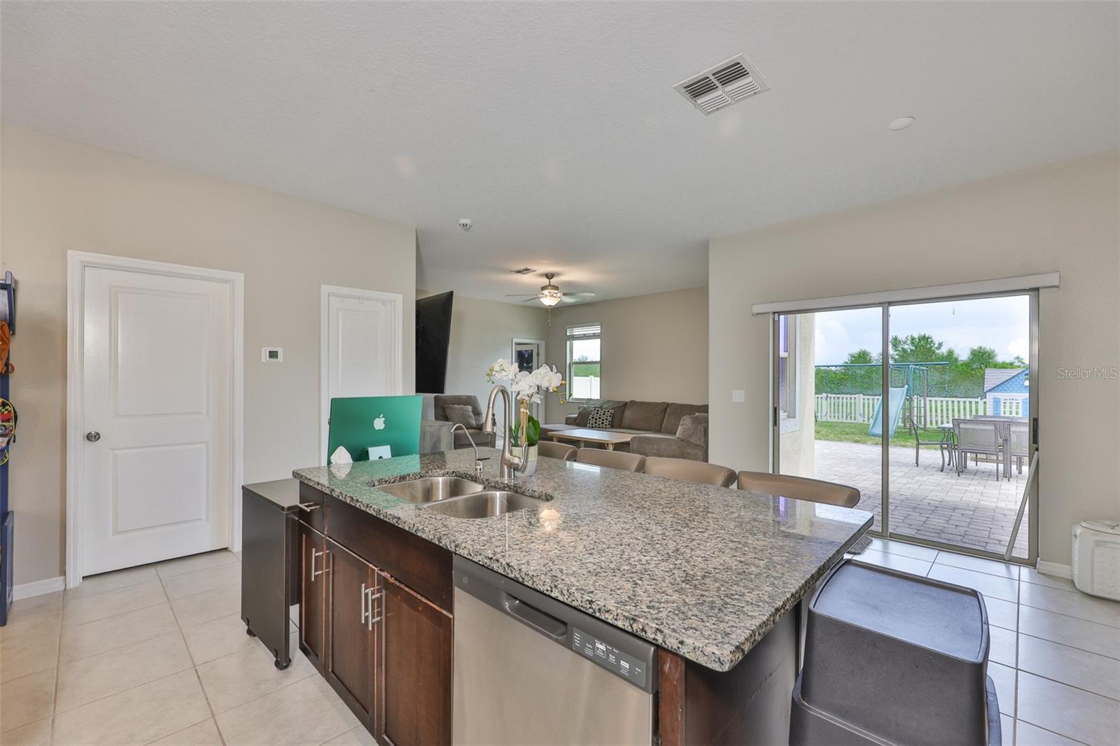 BELMONT SOUTH PH 2E - Residential Lease