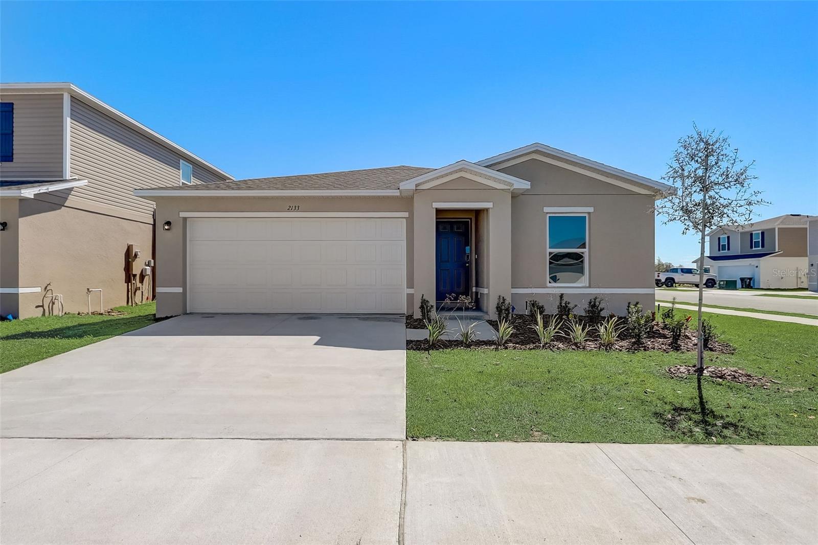 VERO LAKE ESTATES - Residential