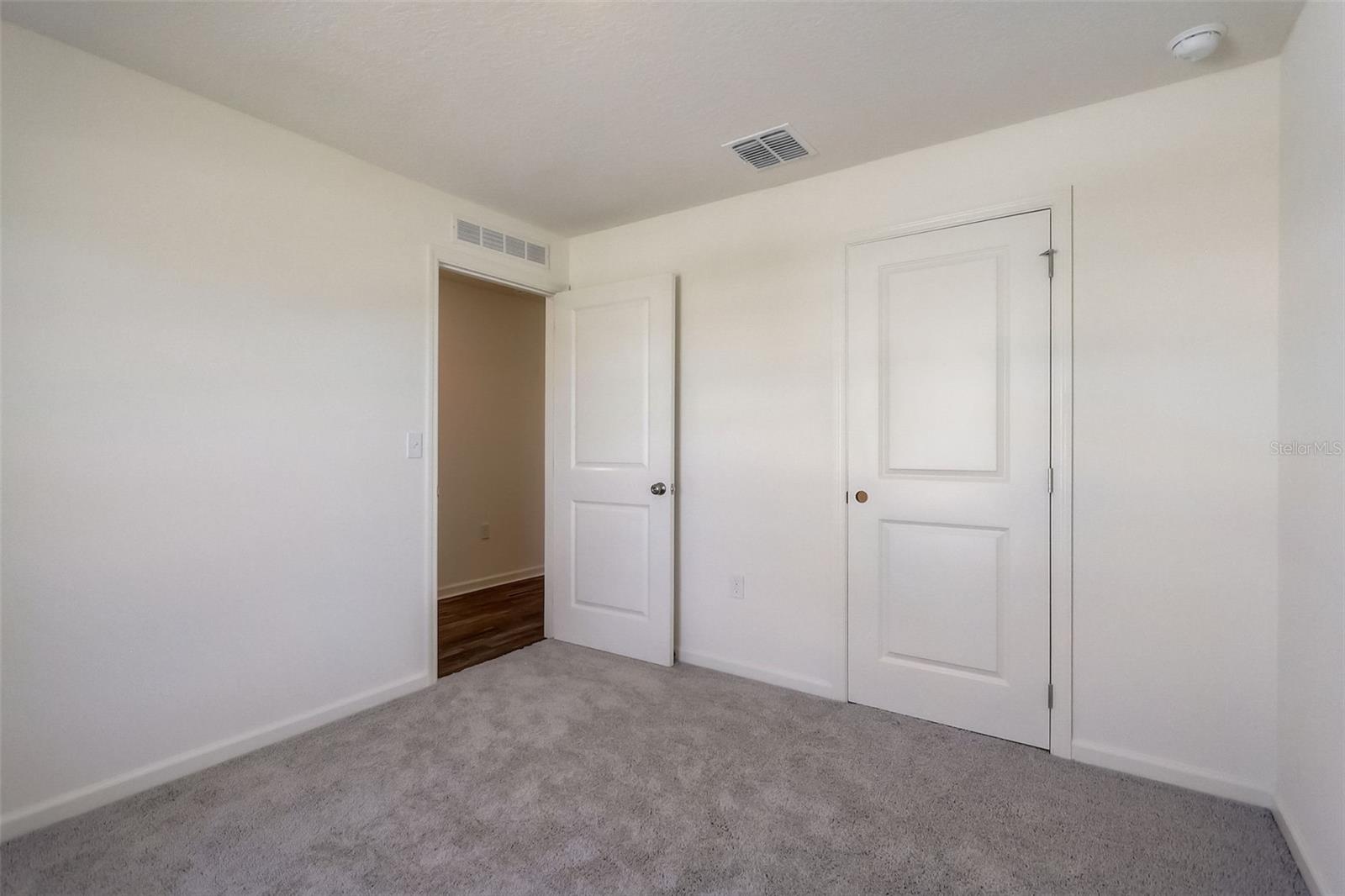 VERO LAKE ESTATES - Residential