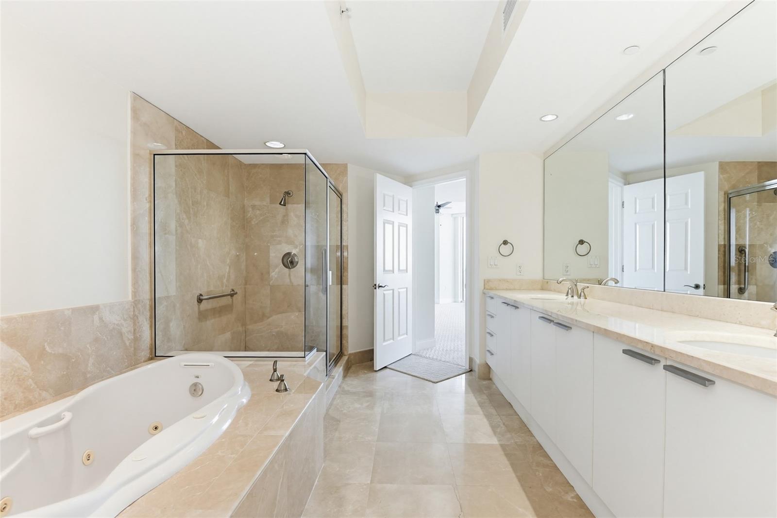 MARINA GRANDE/HALIFAX 01 - Residential