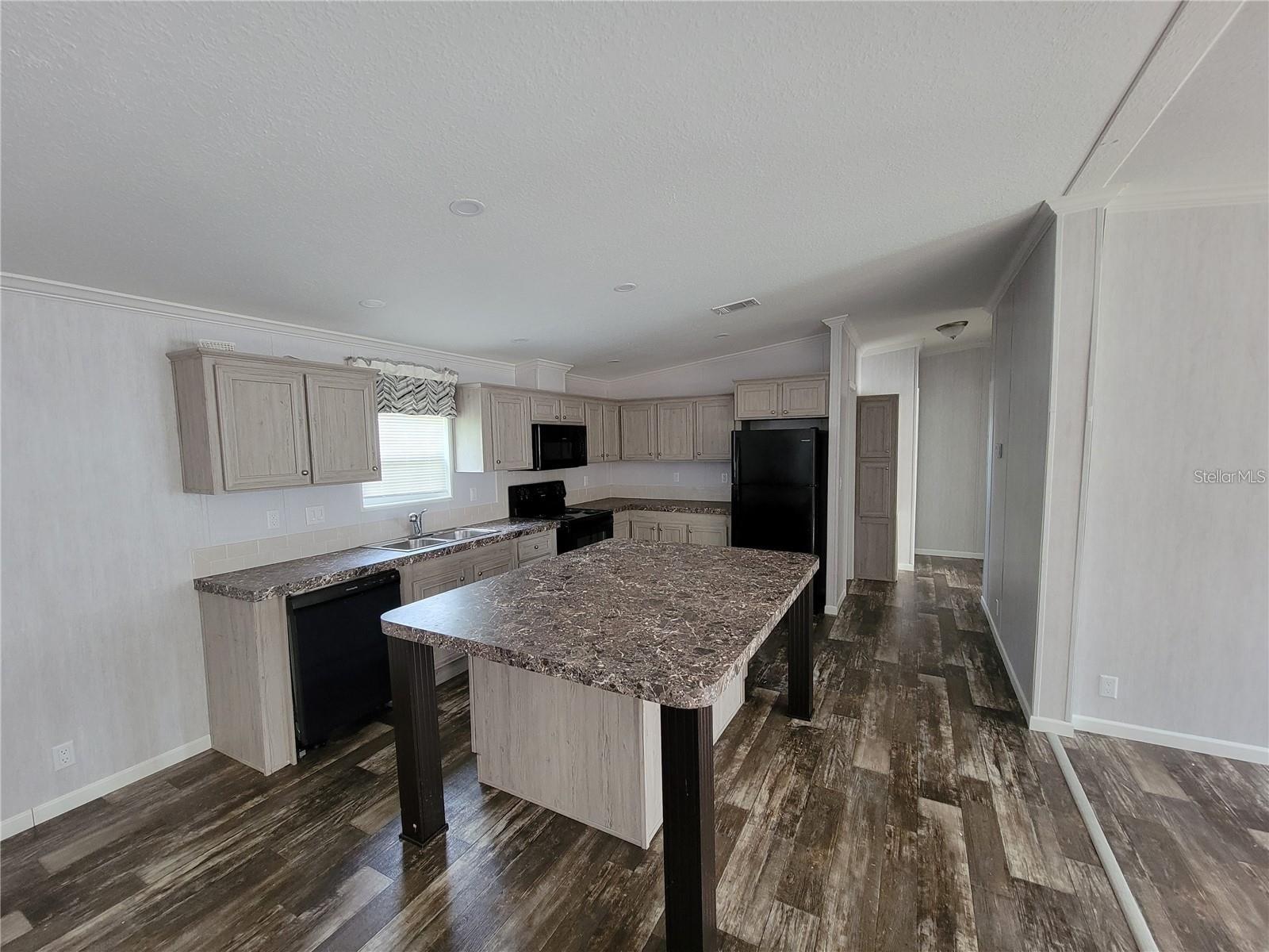 ORANGE BLOSSOM ILLS UN #16 - Residential Lease