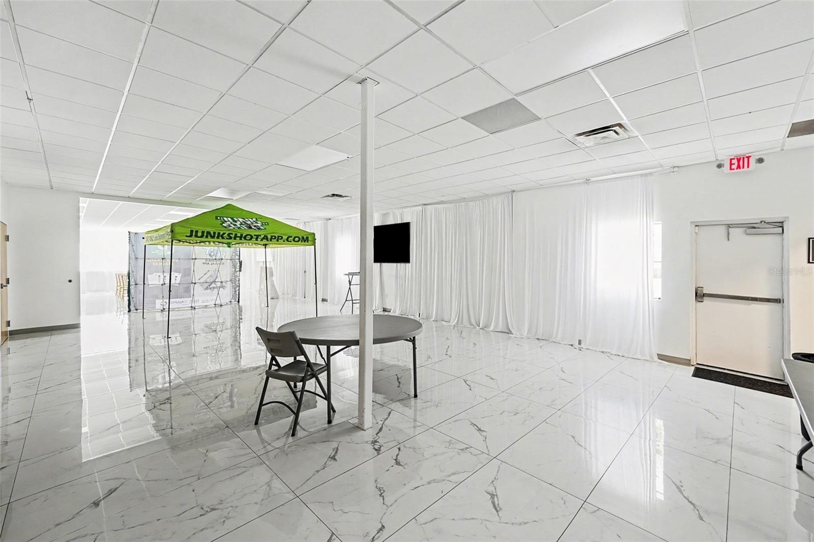 TEMPLE TERRACES - Commercial Sale
