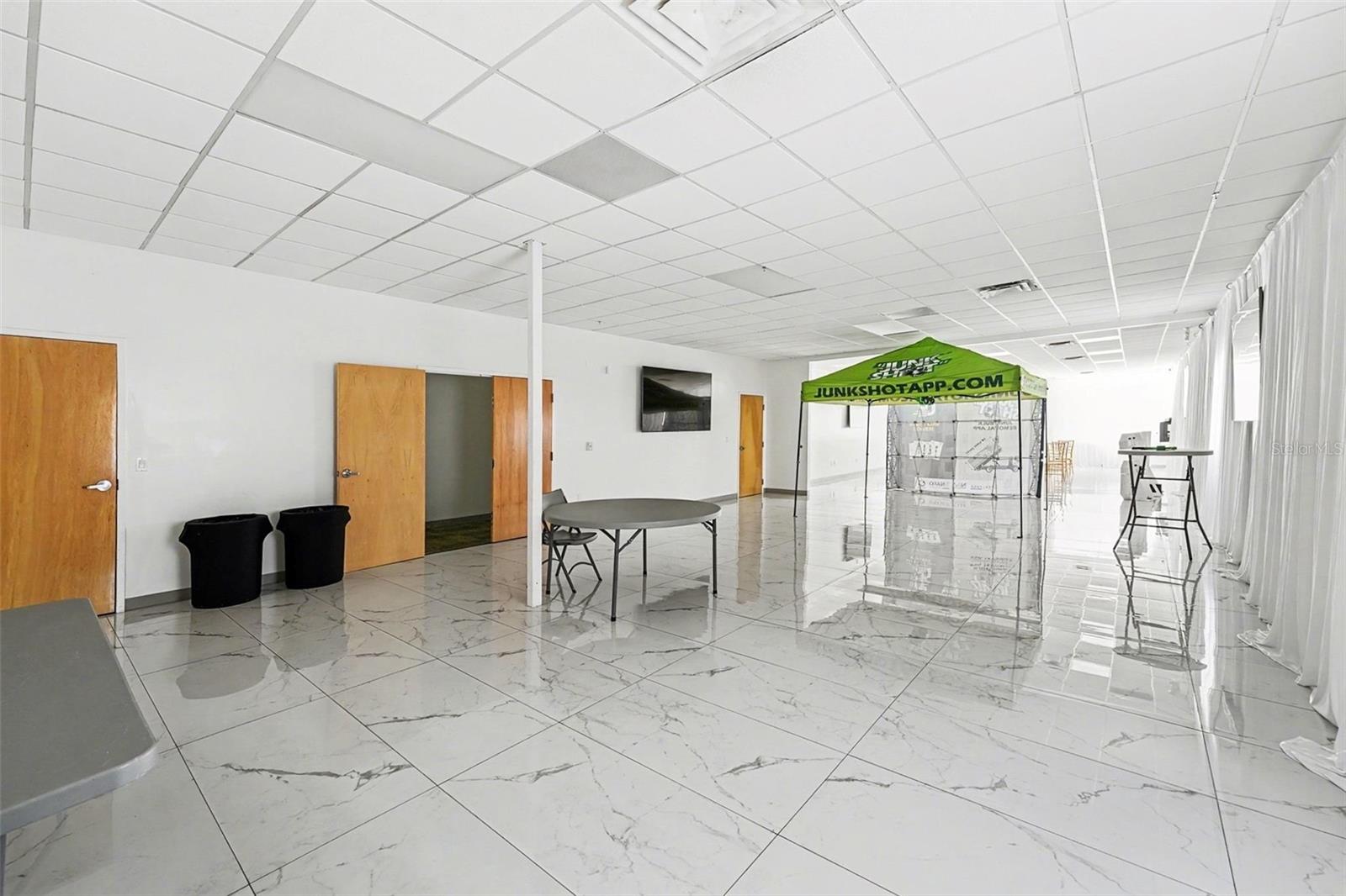 TEMPLE TERRACES - Commercial Sale