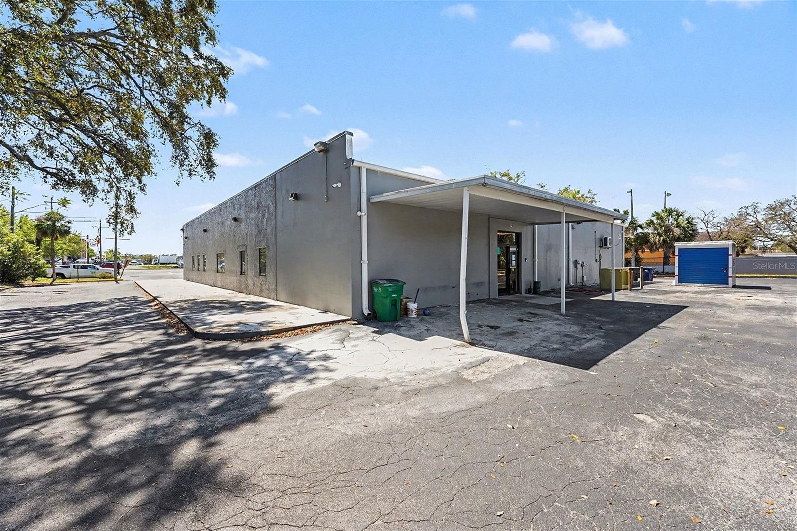 TEMPLE TERRACES - Commercial Sale