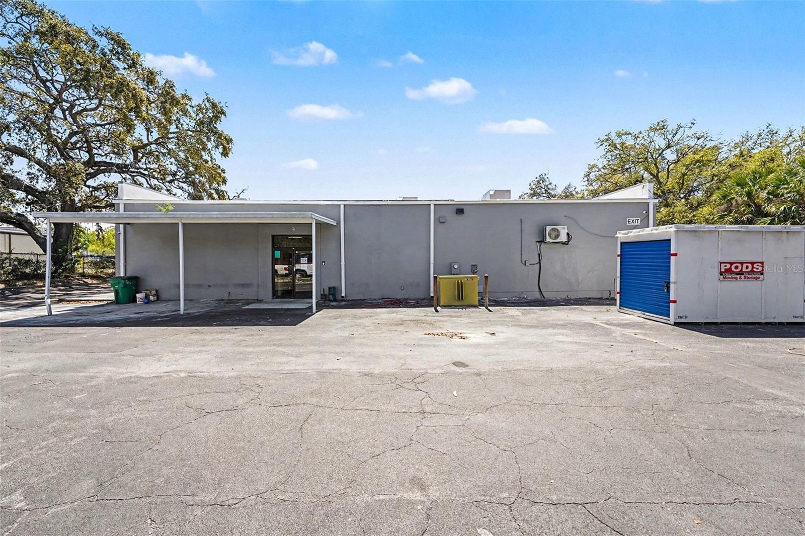 TEMPLE TERRACES - Commercial Sale