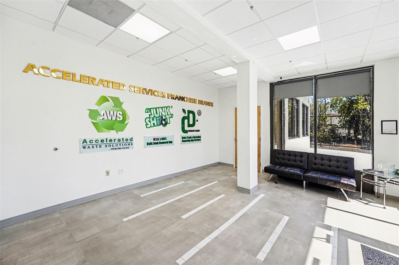 TEMPLE TERRACES - Commercial Sale