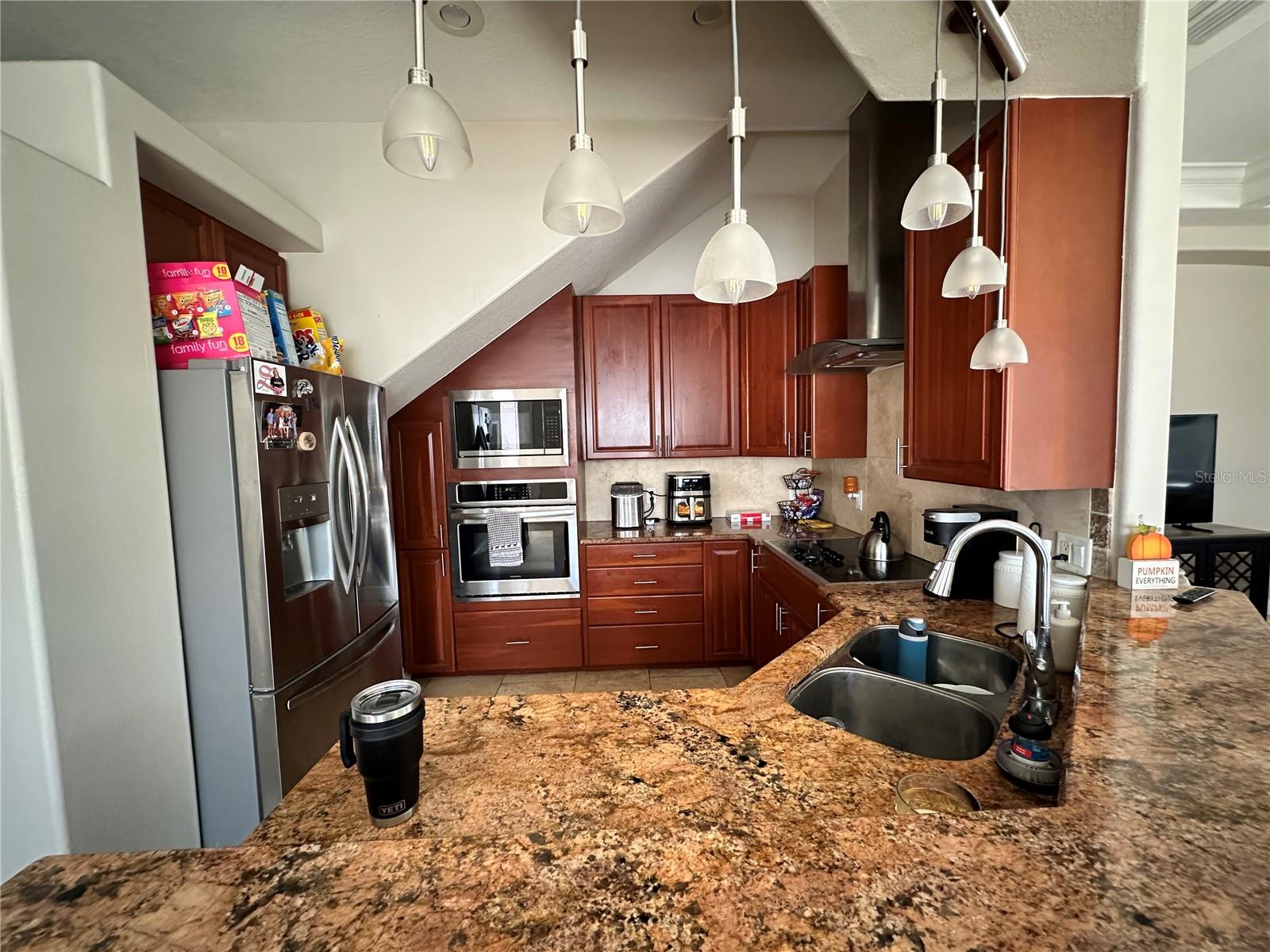 MONTCLAIR VILLAS - Residential Income