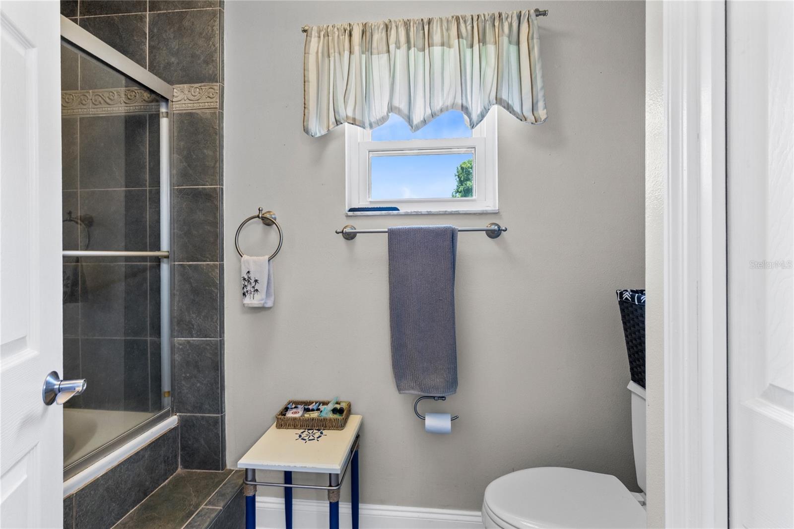 OAK POINTE - Residential
