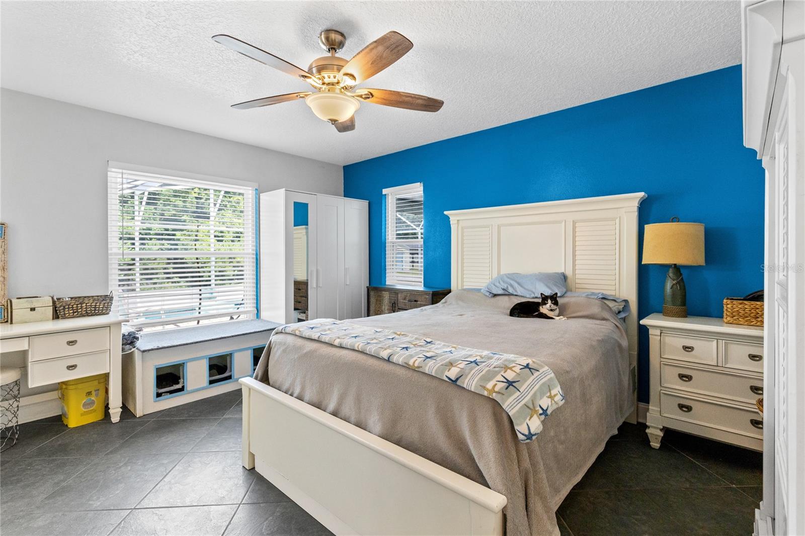 OAK POINTE - Residential