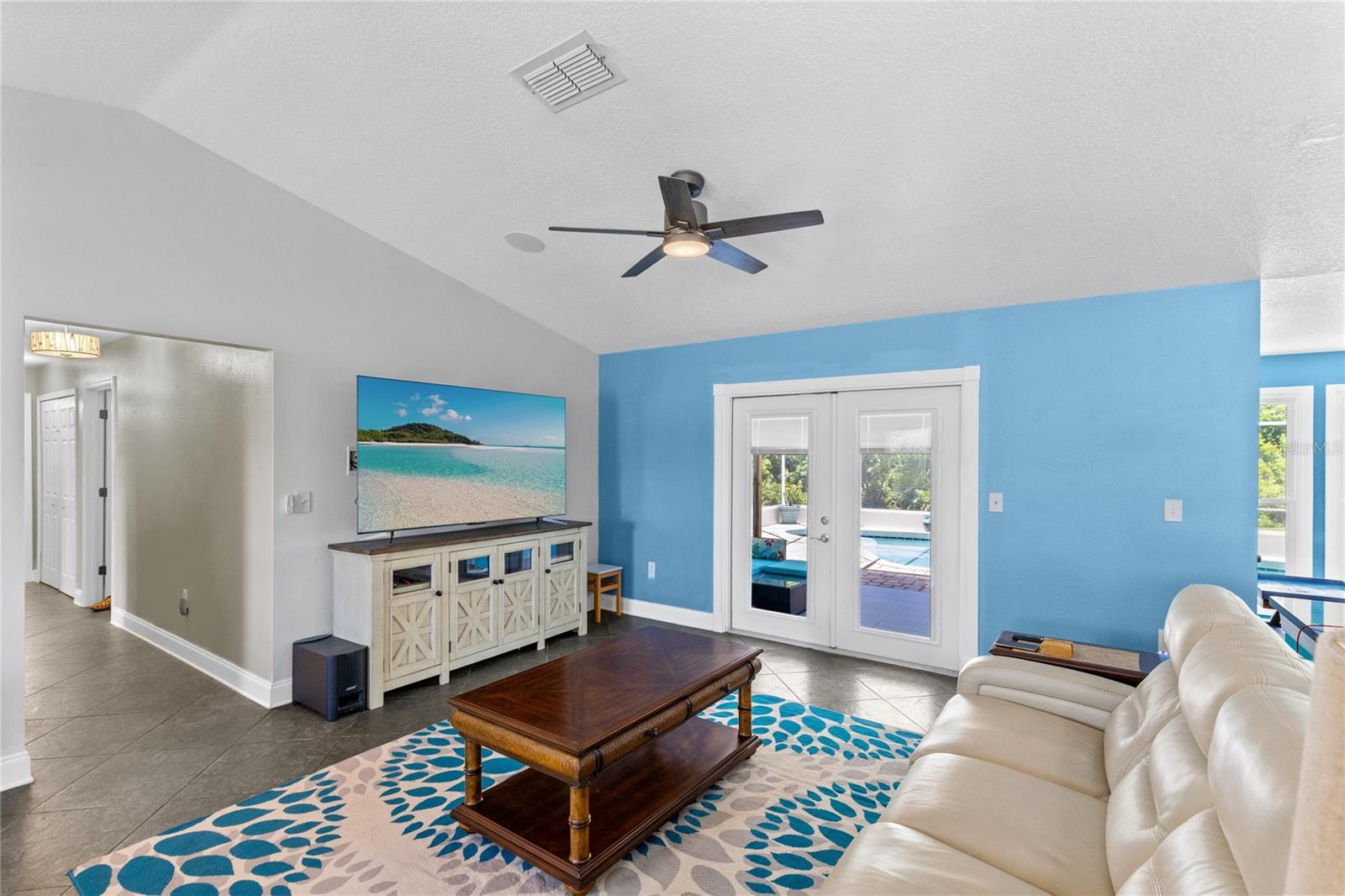 OAK POINTE - Residential