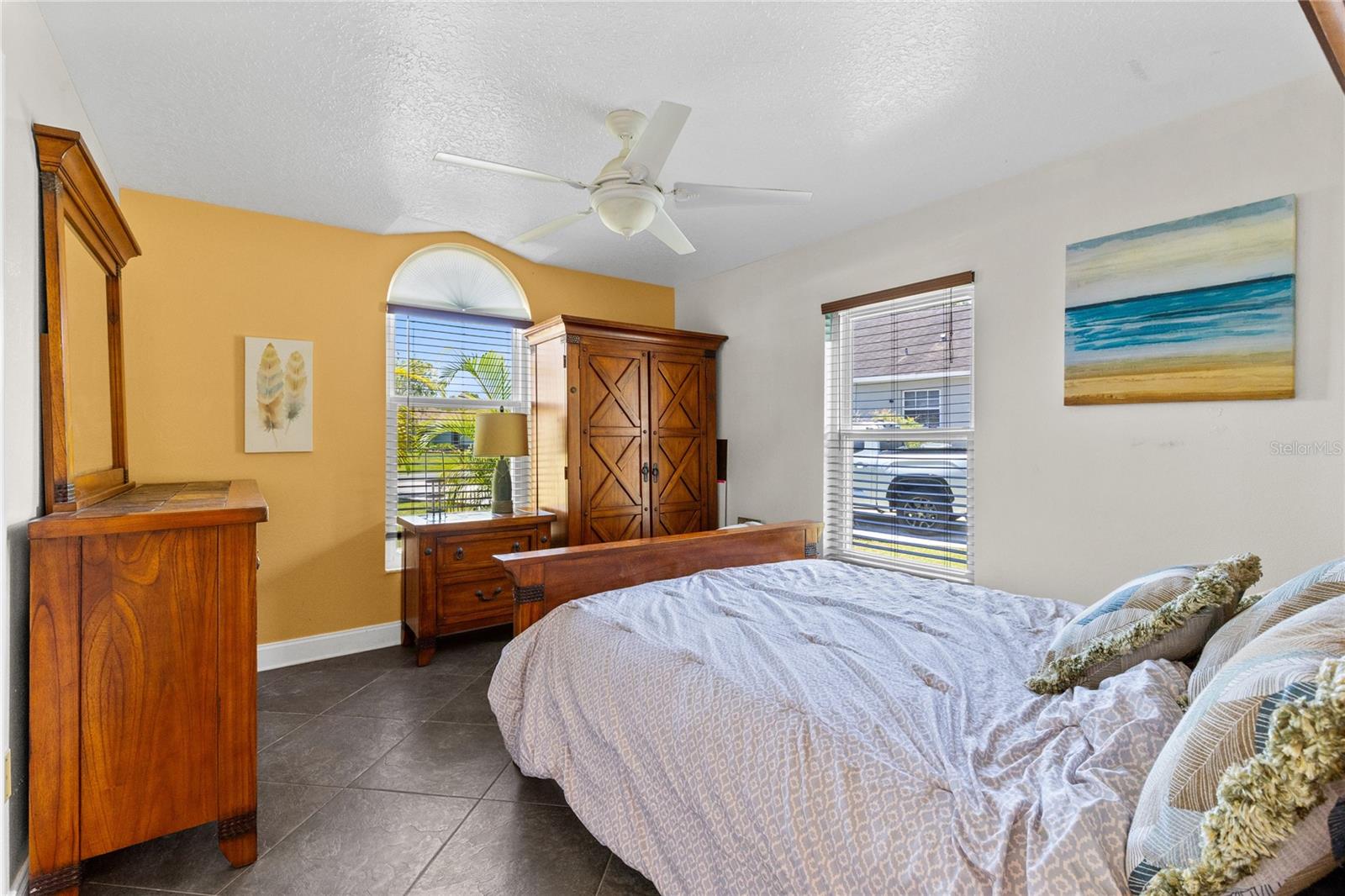 OAK POINTE - Residential