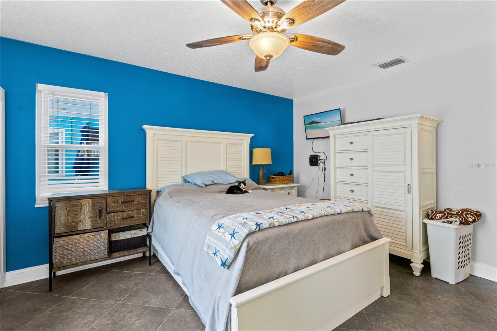 OAK POINTE - Residential