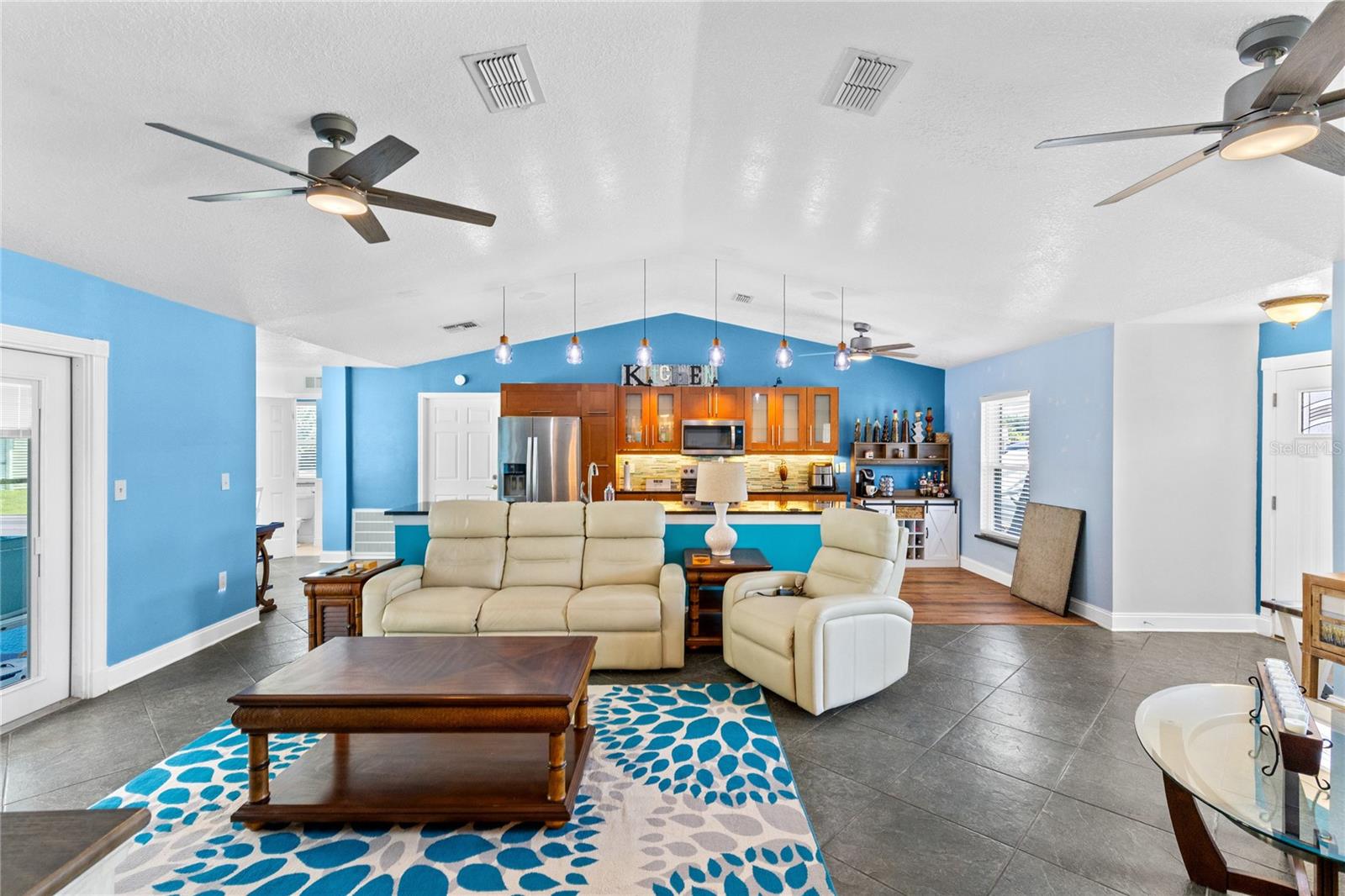 OAK POINTE - Residential