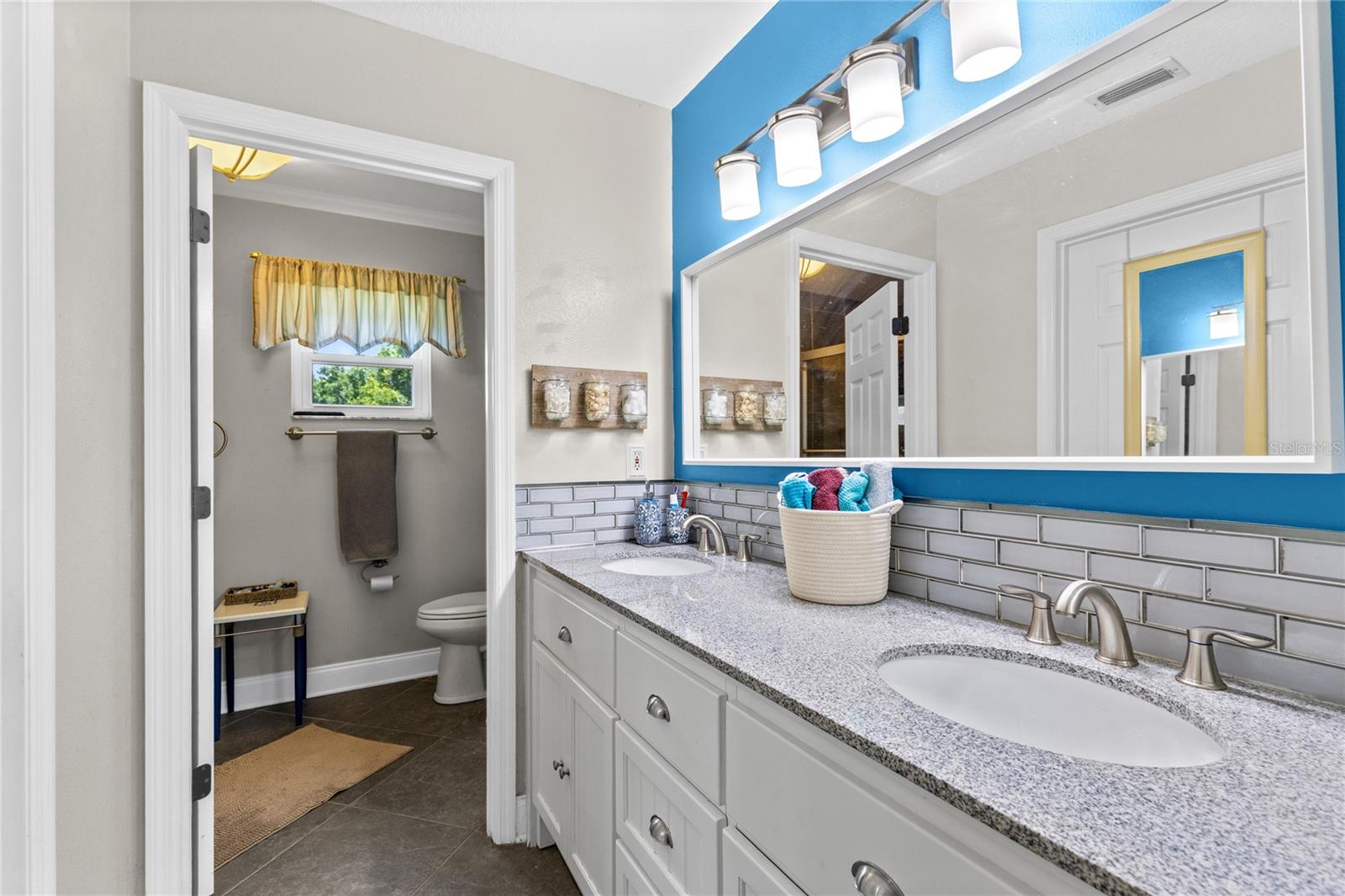 OAK POINTE - Residential