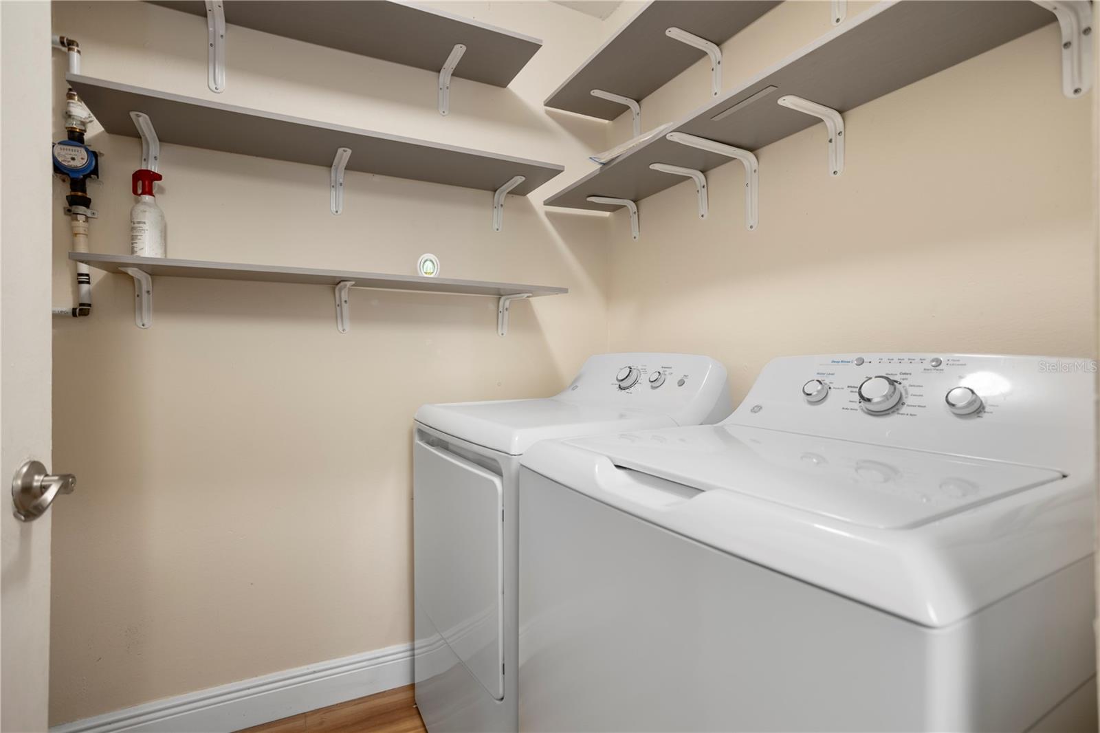 REGENCY PARK AT LAKE MARY A CONDO - Residential