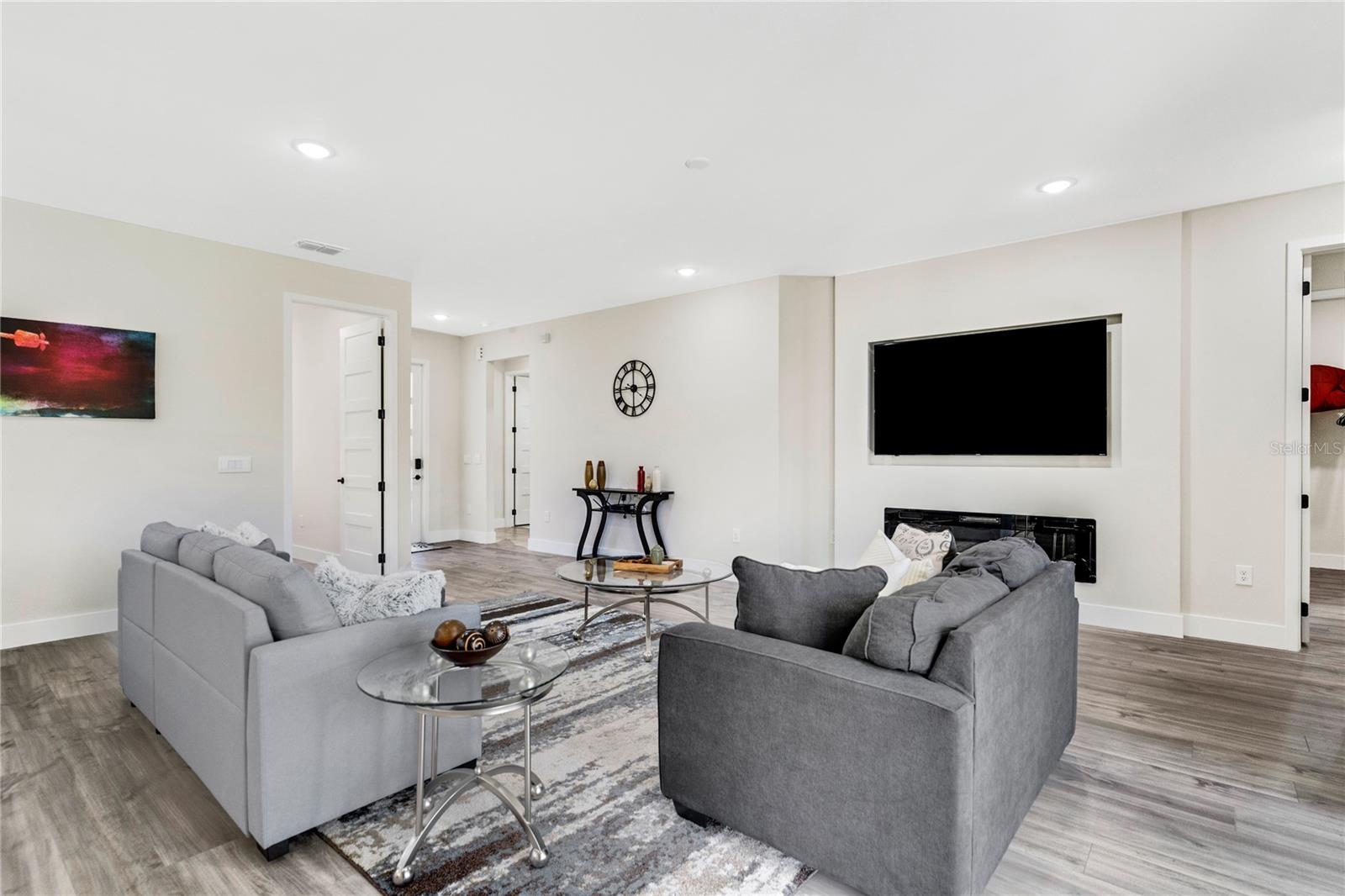 CAPE ORLANDO ESTATES - Residential Lease